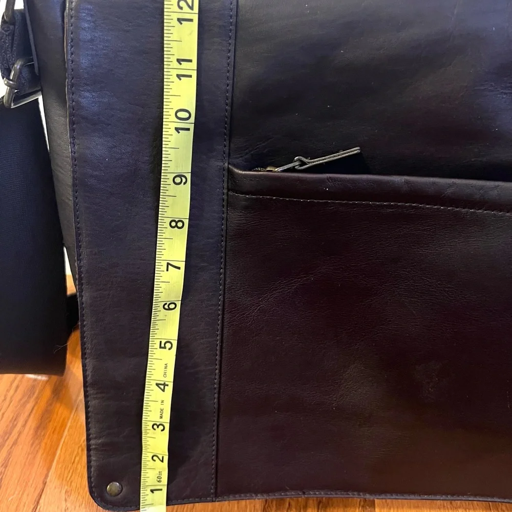 Solo Classic Brown Leather Computer Messenger Bag